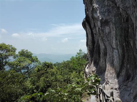  Sanming Mountain Keşiş Manastırı: Gizli Bir Cennet ve Tarihin İzleri!