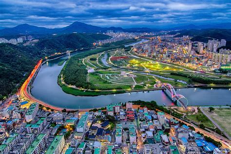  Ulsan Taehwa River Grand Parkı: Güzelliğiyle ve Tarihiyle Şehre Nefes Aldırıyor!